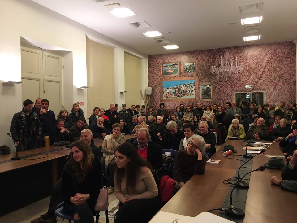 InnocentiEdiz's tweet photo. Grazie a tutti gli amici che sono stati alla #presentazione del libro "Il Padule di Castiglione della Pescaia" di Silvia Pieraccini
#eventi https://t.co/WuuYsacwQm
