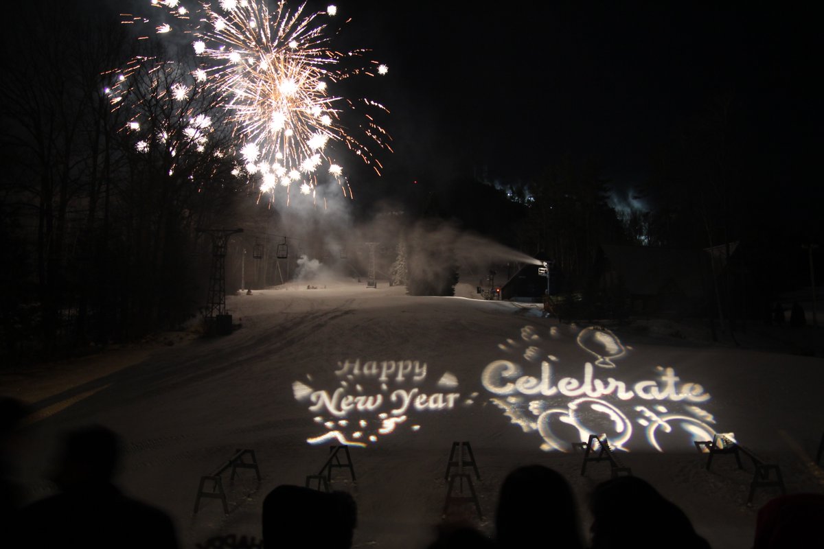 #NewYear’s Eve Events in New Hampshire! htl.li/h74e307nK7a #dancing, #drinks, #kids events, #fireworks, &amp; more!