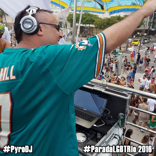 piroloco's tweet photo. #DJSet #paradagay #paradagay2016 #paradagaycopacabana #paradaLGBTRio #pyrodj #RafaelPyro #VidaDeDJ #DJLife #GoodVibes #DJLife #Copacabana #G https://t.co/5TeVyyDsir