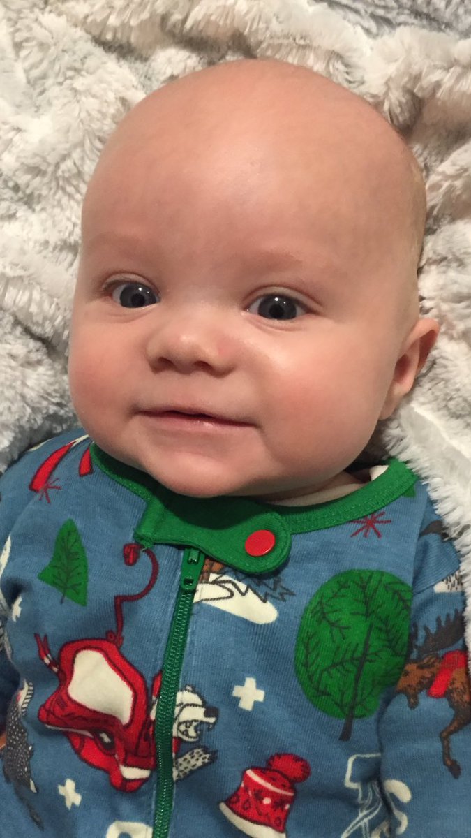 CheersIan's tweet photo. @KevinManno @AliFedotowsky Hey Kevin! Remember us? We had a little boy named Luke! #awesome2016 https://t.co/9OSU3GSvem