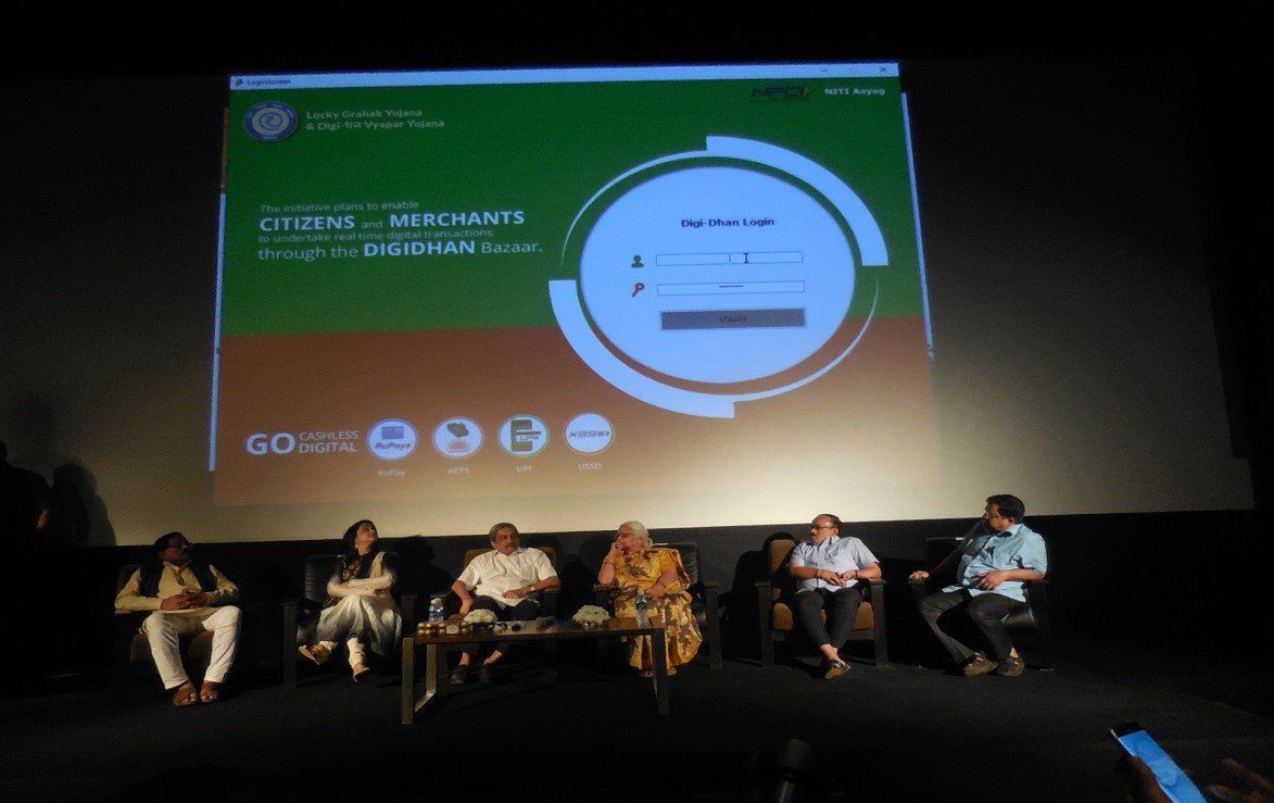 PIB_India's tweet photo. Raksha Mantri @manoharparrikar and other dignitaries at the #digidhanmela in Panjim, Goa https://t.co/XIiZQ08YCn