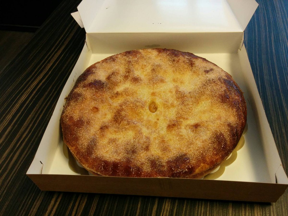 XLhosted's tweet image. Pfff we hebben nog net een gaatje gevonden voor deze lekkere vlaai. Thx @shoobletweet