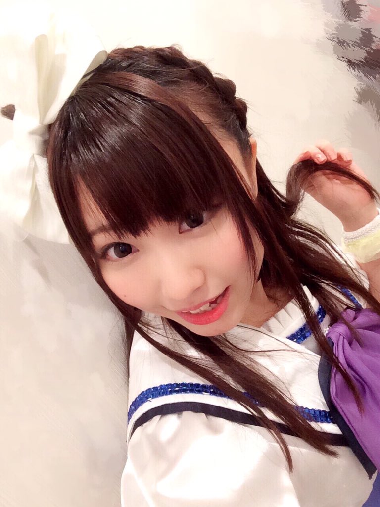 鈴木愛奈 En Twitter 遅くなりましたが 汗 昨日のミニライブ皆様本当にありがとうございました 楽しんで下さいましたか W 皆様の笑顔をみることが出来て 最高のクリスマスでした あぁ 楽しかったぁ