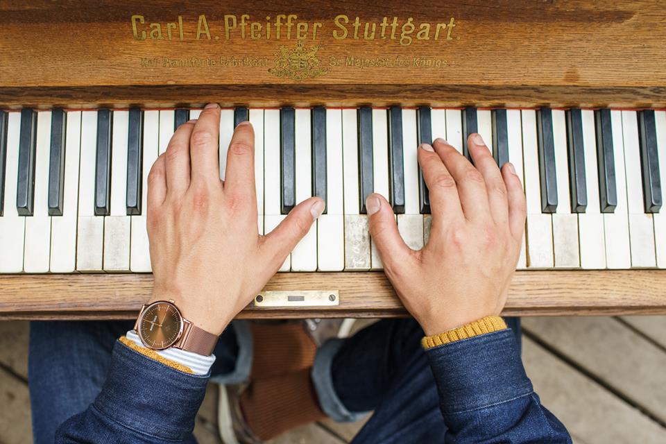 Nightingale_be's tweet photo. Two creative who are realising their sportive and musical ambitions. With the @ManfredCracco watches in the most important supportive role. https://t.co/VXwrxK4BcW
