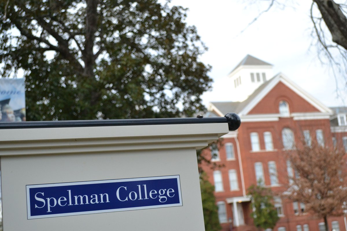 SpelmanCollege's tweet photo. .@USNewsEducation recognizes Spelman as the top #HBCU for the 10th straight year. https://t.co/U2XXq8NiRi #2016AtSpelman https://t.co/1MPbC9Jr38
