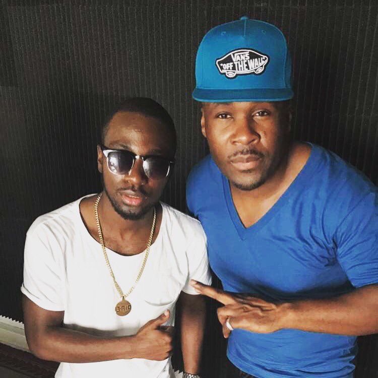 LEKID322's tweet image. En direct #EllFm #radio @jriomusique 
#douala #cameroon #teamGunerz #gunerzgang #utopia #jrio #team237 #teamCamer #team241 #LeKiD @leb237