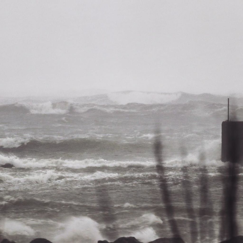 No surfing today I guess 🚫🏄
.
.
.
.
.
.
.
.
#surf #surfing #surferboy #coldwatersurf #sutf… ift.tt/2iEy1Ia