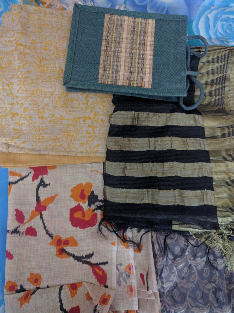 pratibhapal21's tweet image. @smritiirani loved shopping at #handloomhaat Delhi today , can we please have more of these