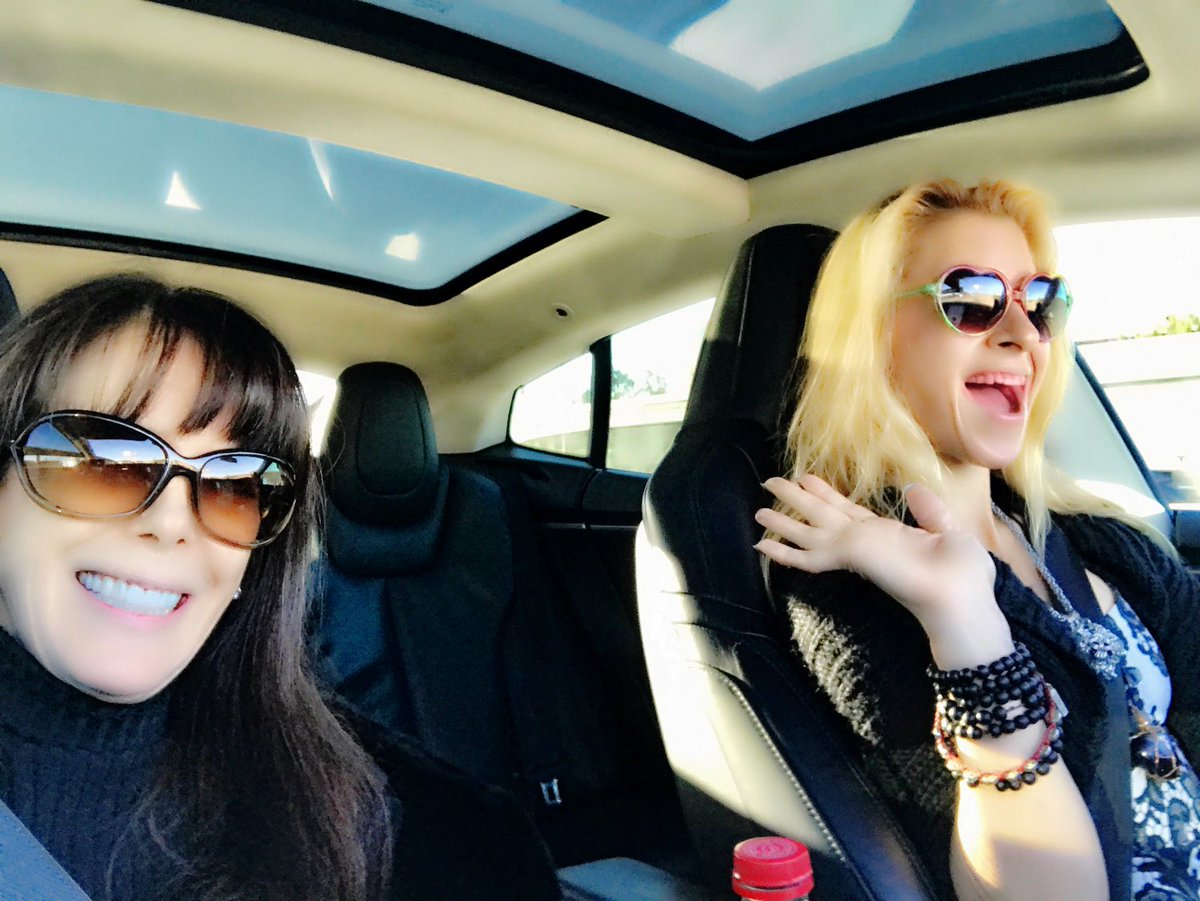 JulieSpira's tweet photo. Meet my pilot, Alison from @tesloop. We're headed to #lasvegas baby in a #tesla #teslamodels85d. #travel https://t.co/zP4uuX3hxl