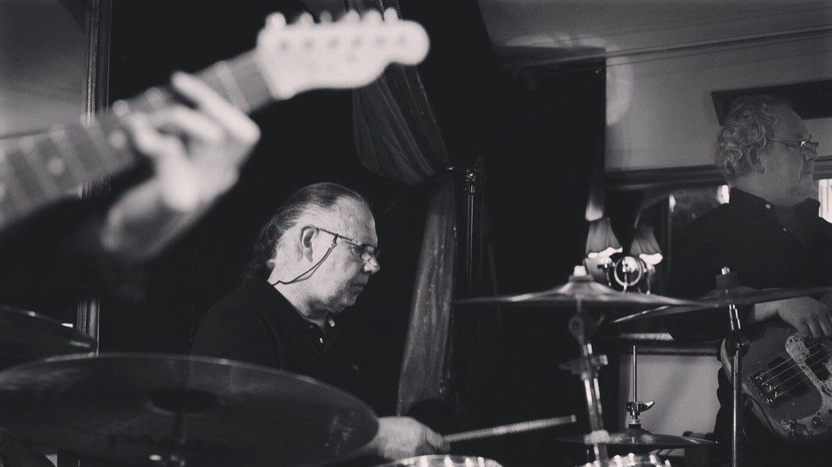 FloBauerOff's tweet image. Dernier concert de l'année ce soir pour le #FloBauerBluesProject au Cha Bah à Kandern (DE) !
Vous venez ? #àlaconquetedelallemagne