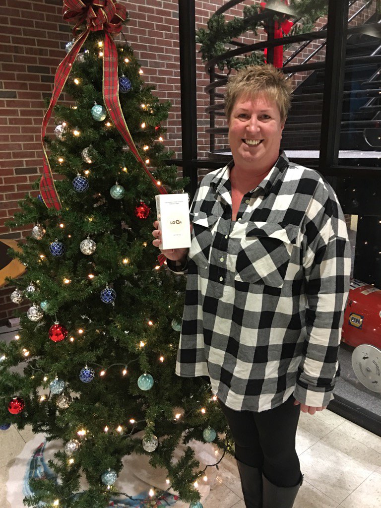 ATTFrosh's tweet photo. Merry Christmas to Angie!  She won an lg G4 for her superior performance in October! @DanEadsATT @MarkLLinthicum https://t.co/sTzwgdYLQn