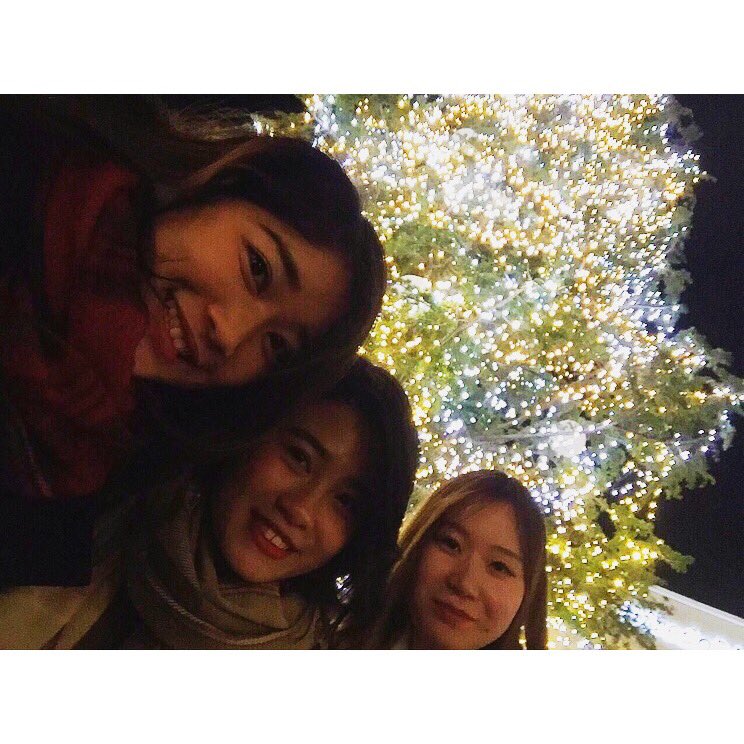 Aoi738's tweet photo. バイト終わりに拾ってもらってりんくうへ👼♥
着いたん18時で全然回れへんかったけど楽しかったしあり😆!(笑)
そして安定の有香ん家で泊まりなう✌🏿👶🏿!
#tybf https://t.co/QGFFUXhqL3