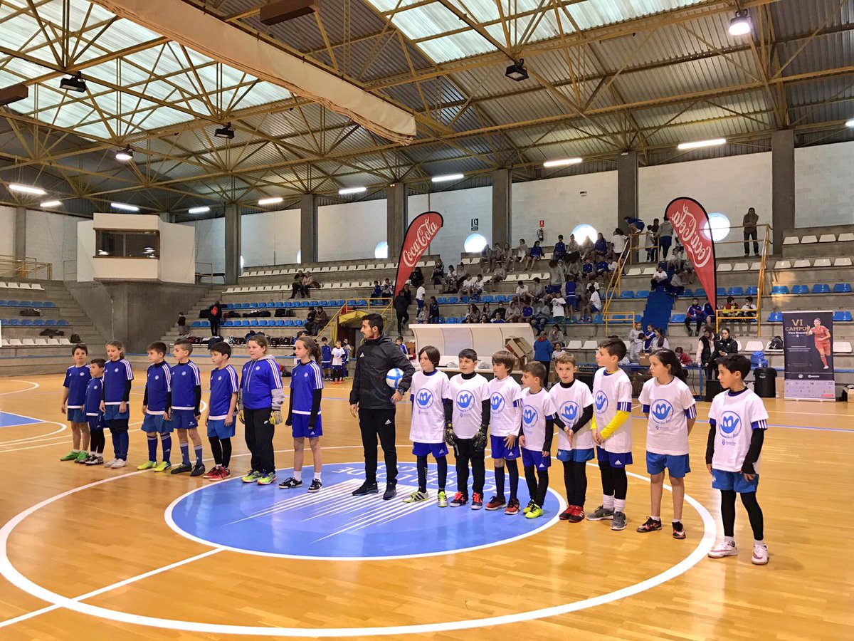VeroBoquete's tweet photo. ¡Se están jugando las finales del torneo interno en el VI Campus VB! En Santa Isabel.. mucho fútbol y muchas sonrisas!! ⚽️😊 https://t.co/xZhCMBUt9U