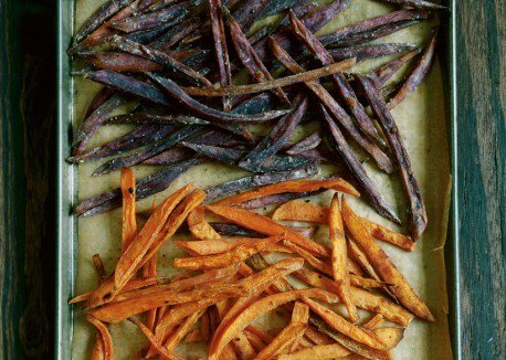 VegTimes's tweet photo. These oven fries are gorgeously guilt-free. #vegetariantimes https://t.co/x8SJaTydLb https://t.co/wWAmU7mGYQ