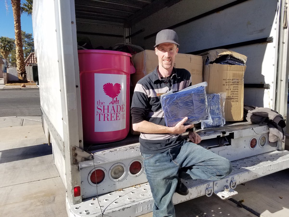 clarkcountybar's tweet photo. Brrr! It's cold outside. Today, we helped @ShadeTreeVEGAS to #blanketthehomeless #communtyservice https://t.co/C1Eokkqov1