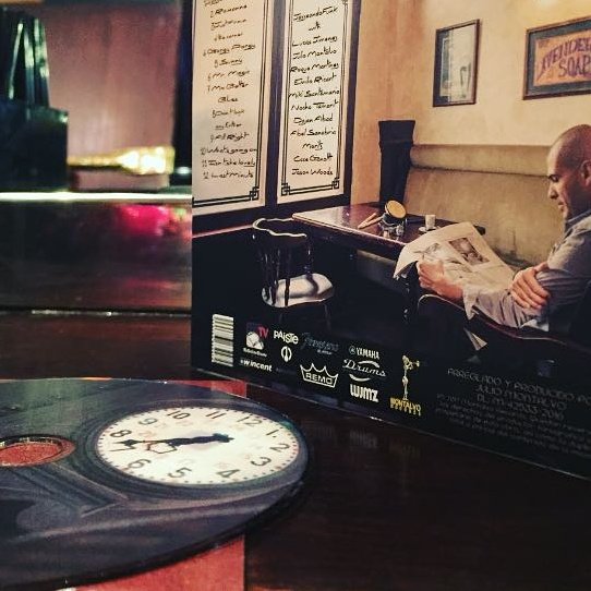 FinnegansVLC's tweet photo. @lucasjimenezgroove nos ha hecho dos regalos, escoger #finnegansofdublin como escenario de su obra musical y traernos el resultado. https://t.co/fqPsuEDbc8