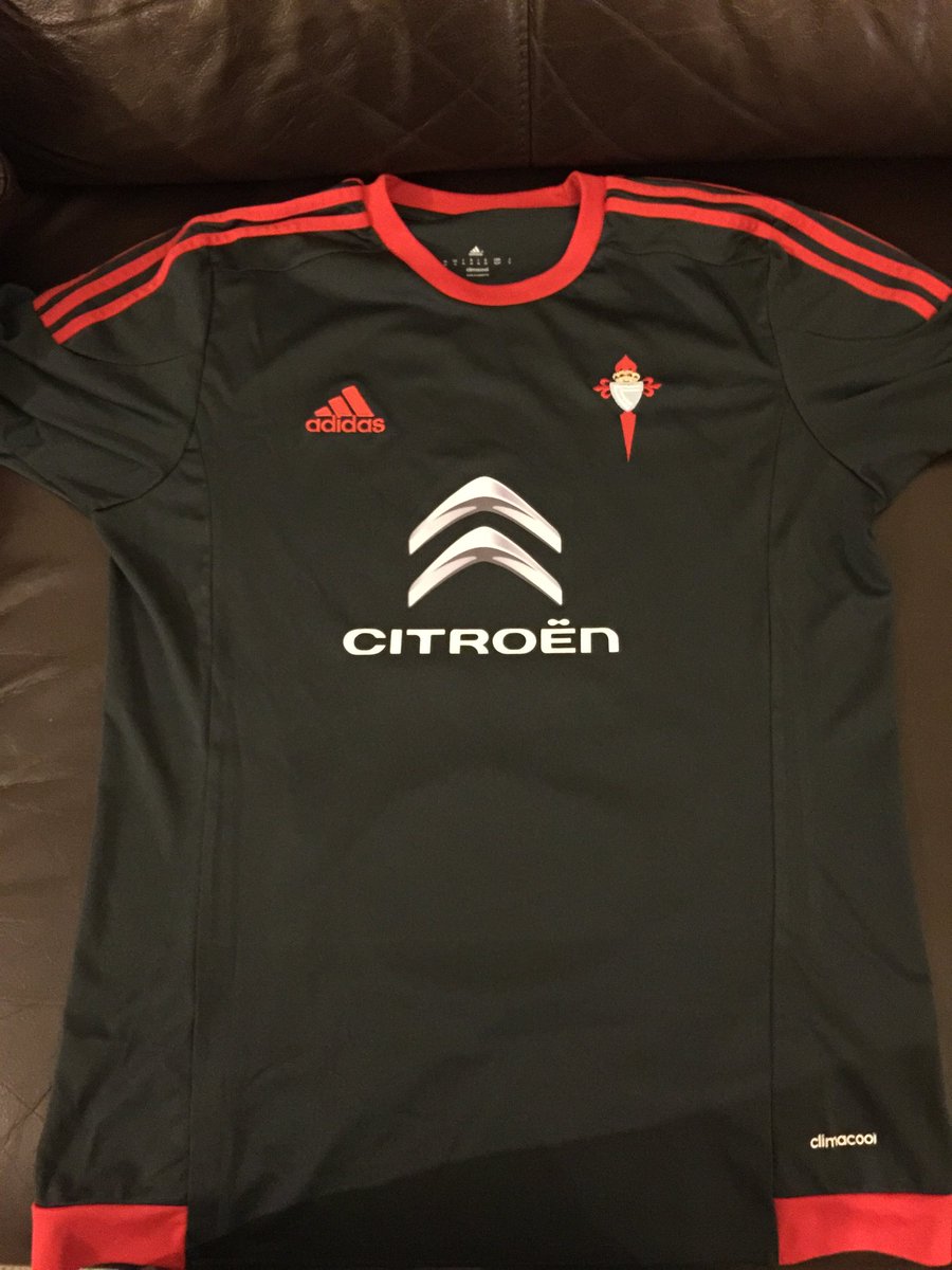 BorjaIglesias9's tweet image. Quería sortear mi camiseta de visitante del año pasado entre toda la gente que RT esto en agradecimiento a todo lo que habéis hecho por mi.