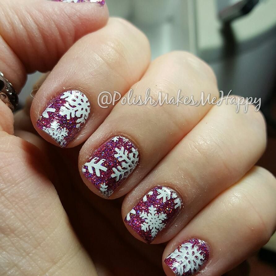 PolishMMHappy's tweet photo. @anonymouslacquer #snozzberries #snowflakes #stamp #stampingnailart #stampingplate #nailsn… https://t.co/K20hHlAkmx https://t.co/A09uOWZ5Uq