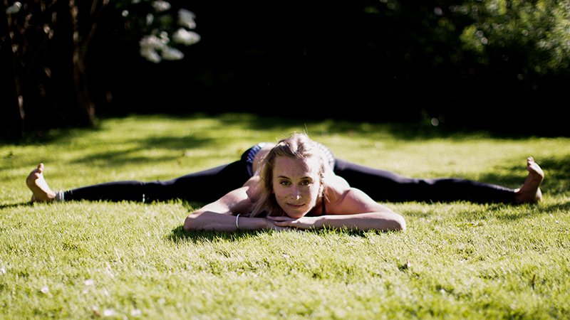 Yoga_Journal's tweet photo. Not ALL Hips Need Opening: 3 moves for hip stability. #yoga #yogaforhips https://t.co/lGoGrdfv6F https://t.co/8CbMWXvfyZ