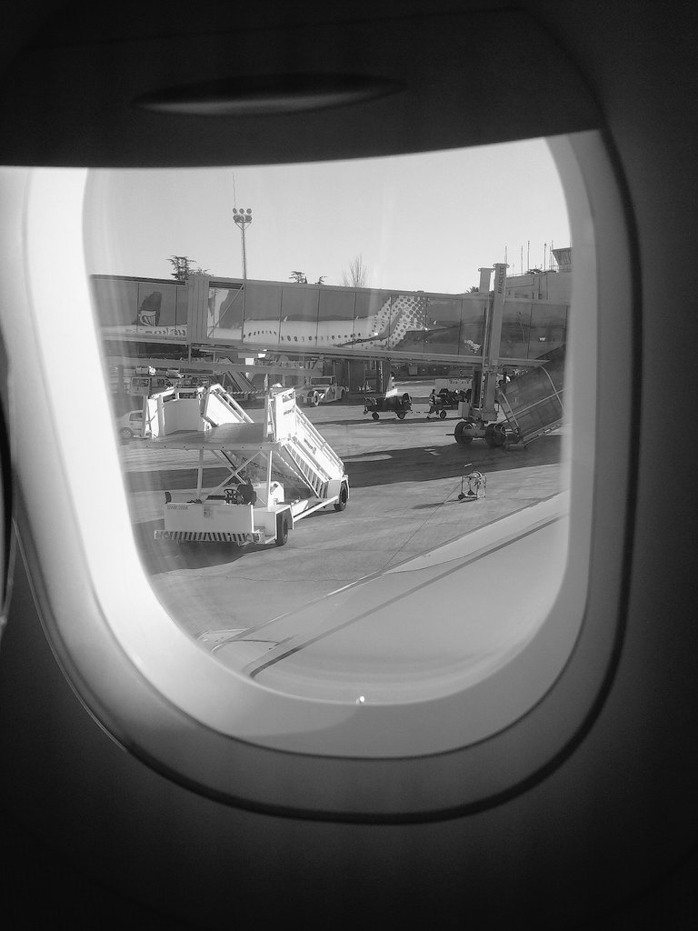soypaulavelasco's tweet photo. Me vuelvo de #roma y con @cabify_espana al aeropuerto cómodamente! Con el código PAULAV161 tenéis 6 € de descuento! #cabify #cabifyvalencia https://t.co/sF4zg84S3Q