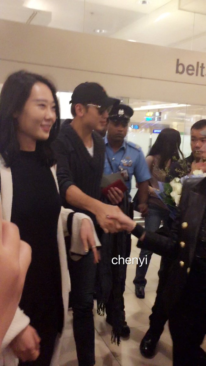29ratoka's tweet photo. @29rain [Pic]16-12-28 Rain @ Singapore Changi Intl, Airport (Credit Chenyi晨伊_Cloud321rain Weibo) https://t.co/47JFXBXLHW