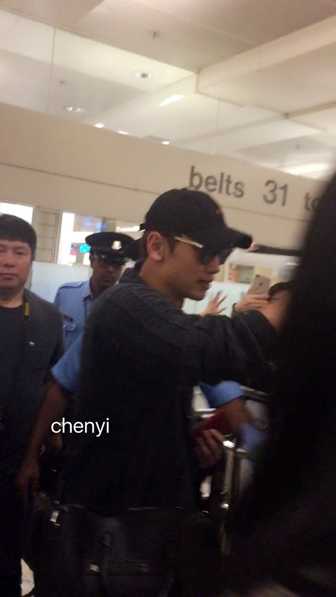 29ratoka's tweet photo. @29rain [Pic]16-12-28 Rain @ Singapore Changi Intl, Airport (Credit Chenyi晨伊_Cloud321rain Weibo) https://t.co/47JFXBXLHW