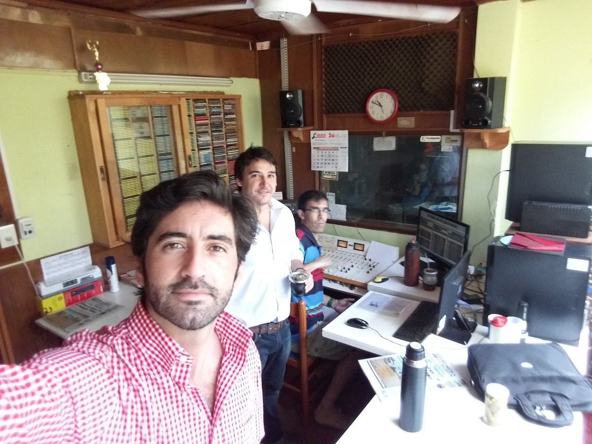 franfonseca20's tweet photo. Recorrida de medios por el norte misionero junto a @hfalsone #Misiones #UCR @AmadeoBBarrios @anibalschmidt1 https://t.co/7lgOKdcCbK