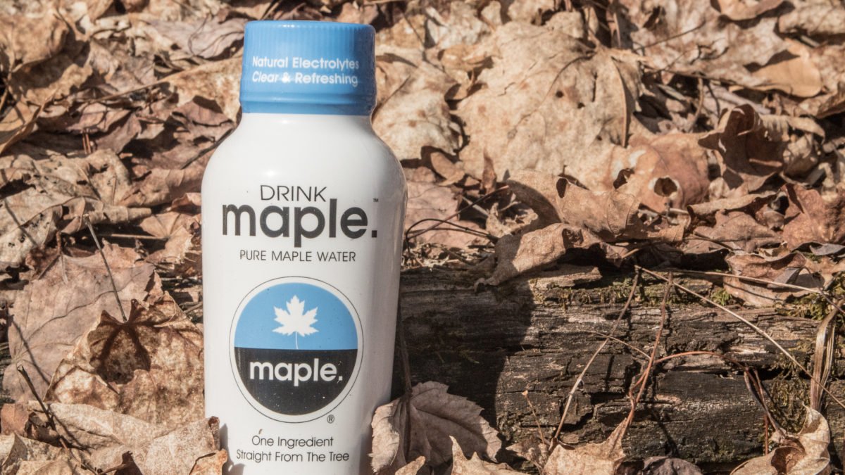 Raise a glass to #NewEngland! @dovetailsake and @drinkmaple
pair up for a uniquely regional beverage. bit.ly/2inf1KN