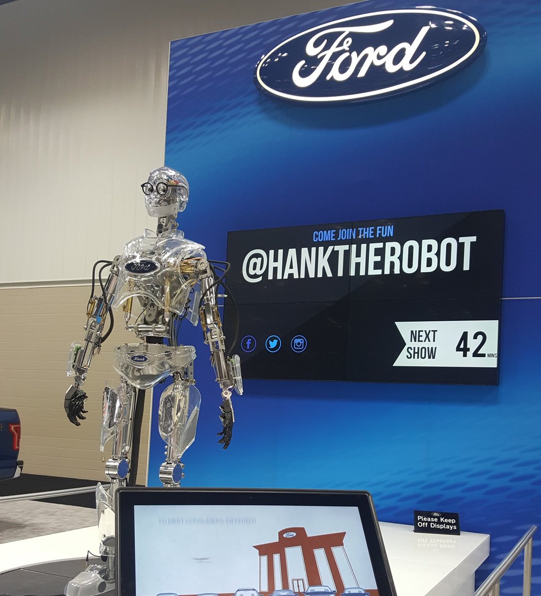 Ford_KristinH's tweet photo. Guess who's at the Indianapolis Auto Show?! HANK! Stop in by the FORD display to see his interactive show.
#ford #hanktherobot #indyautoshow https://t.co/Wgu4S41Cwr