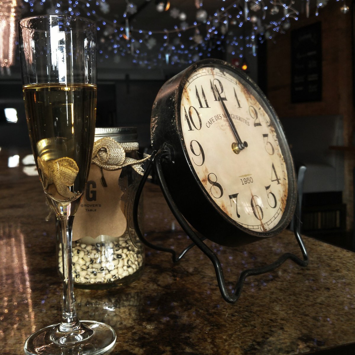 GroversTable's tweet image. Full menu New Year's Eve with specials to match the occasion!
#NewYearsEve #Syracuse