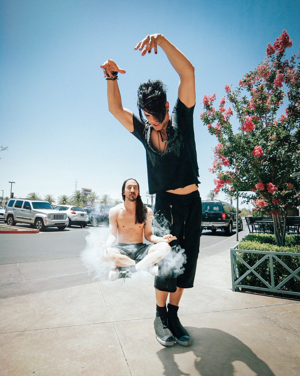 #zenaoki #35. The Aoki x @crissangel Hover Meditation. Las Vegas NV. Summer 2016. #tbt https://t.co/fLJAVOP8Xv