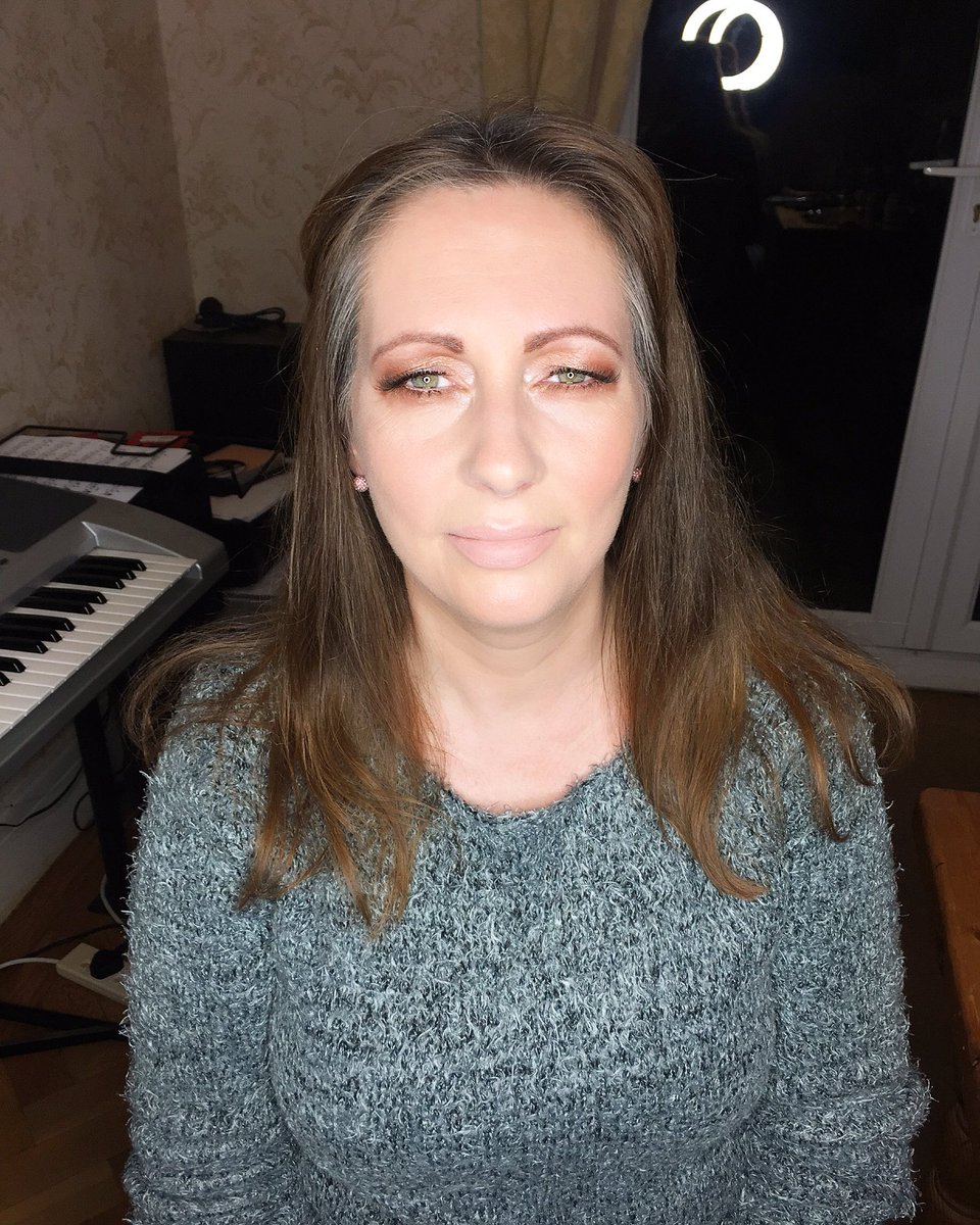 KDMakeUpCardiff's tweet photo. Beautiful client from today also 💥😍✨🎄🌹 https://t.co/boN7wztiFU