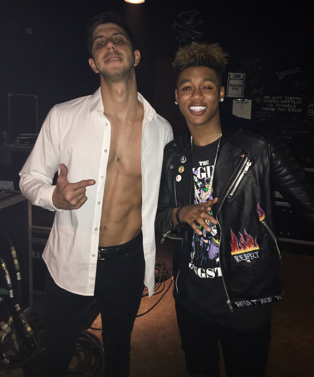 iammaxxcole's tweet photo. Houston y'all were lit last night 🔥 Dallas we'll holla at y'all tomorrow 💯😏😈 Hope Y'all Ready!! #DatWay #LessStressMoreLoveTour #Somo #DCole https://t.co/JRbTW9g9hw