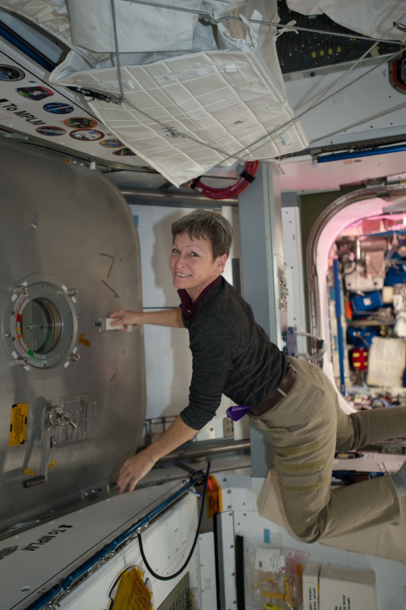 Thom_astro's tweet photo. Carrie Fisher a incarné une princesse tout sauf passive et avec du courage à revendre. On a besoin de + de personnages féminins de ce type! https://t.co/TL9TCJWlwc