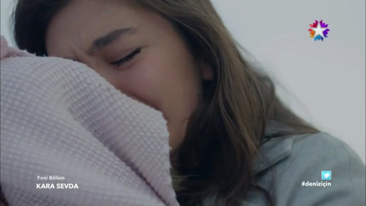 DiziciBagyan's tweet photo. "Deniz benim kızım." 

Emeklere sağlık 👏 #KaraSevda #deniziçin https://t.co/3cj3GQwgS0