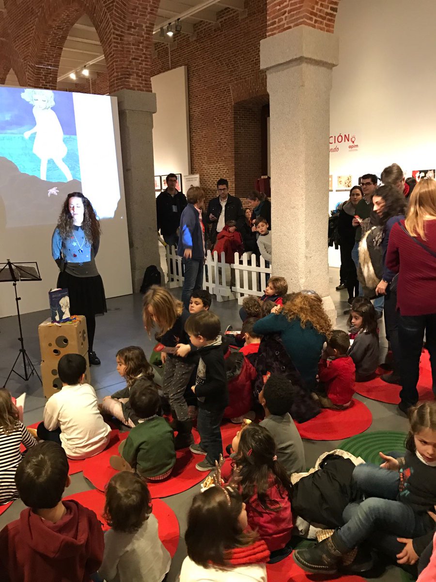 bookolia's tweet photo. Ayer en el @MadridSalonLibr con @patrimusica haciendo un cuentacuentos de #Arrecifeylafábricademelodías 👏 https://t.co/sgORZHVeUW