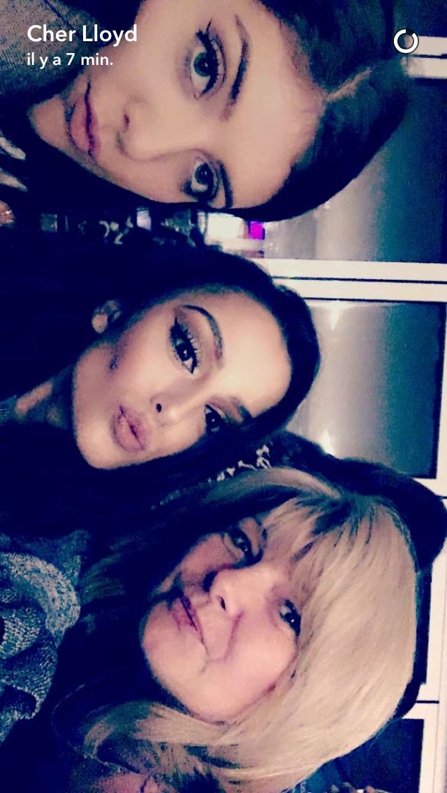CherLloydFrFb's tweet photo. #PHOTOS /
#New #selfies via le #snap de @CherLloyd https://t.co/qVM31jscPn