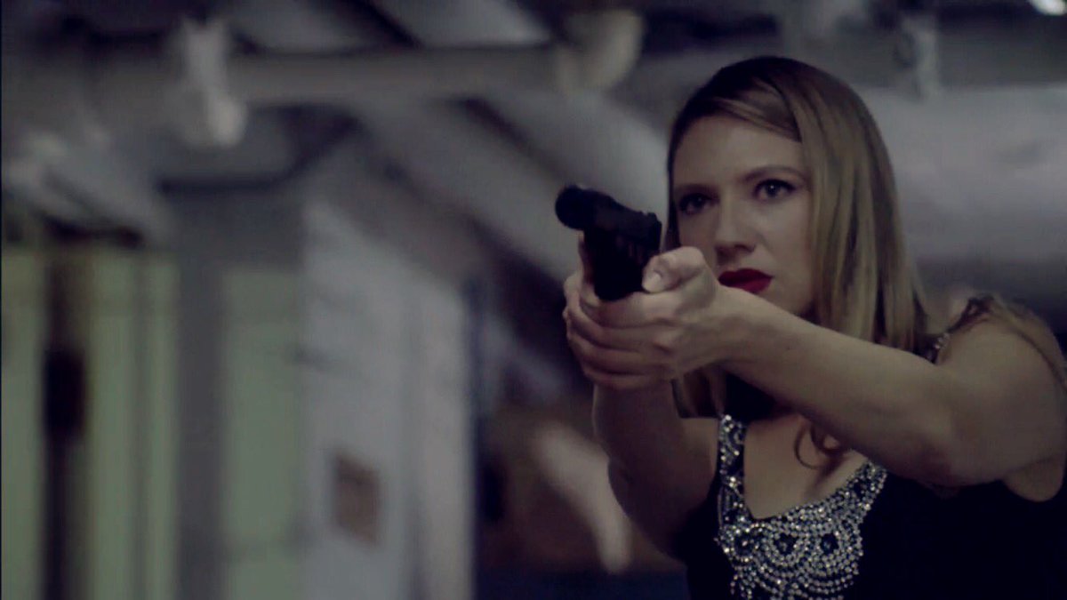 LivALittle13's tweet photo. Dressed to kill #FringeBinge  #AnnaTorv https://t.co/gi2SsAthSh