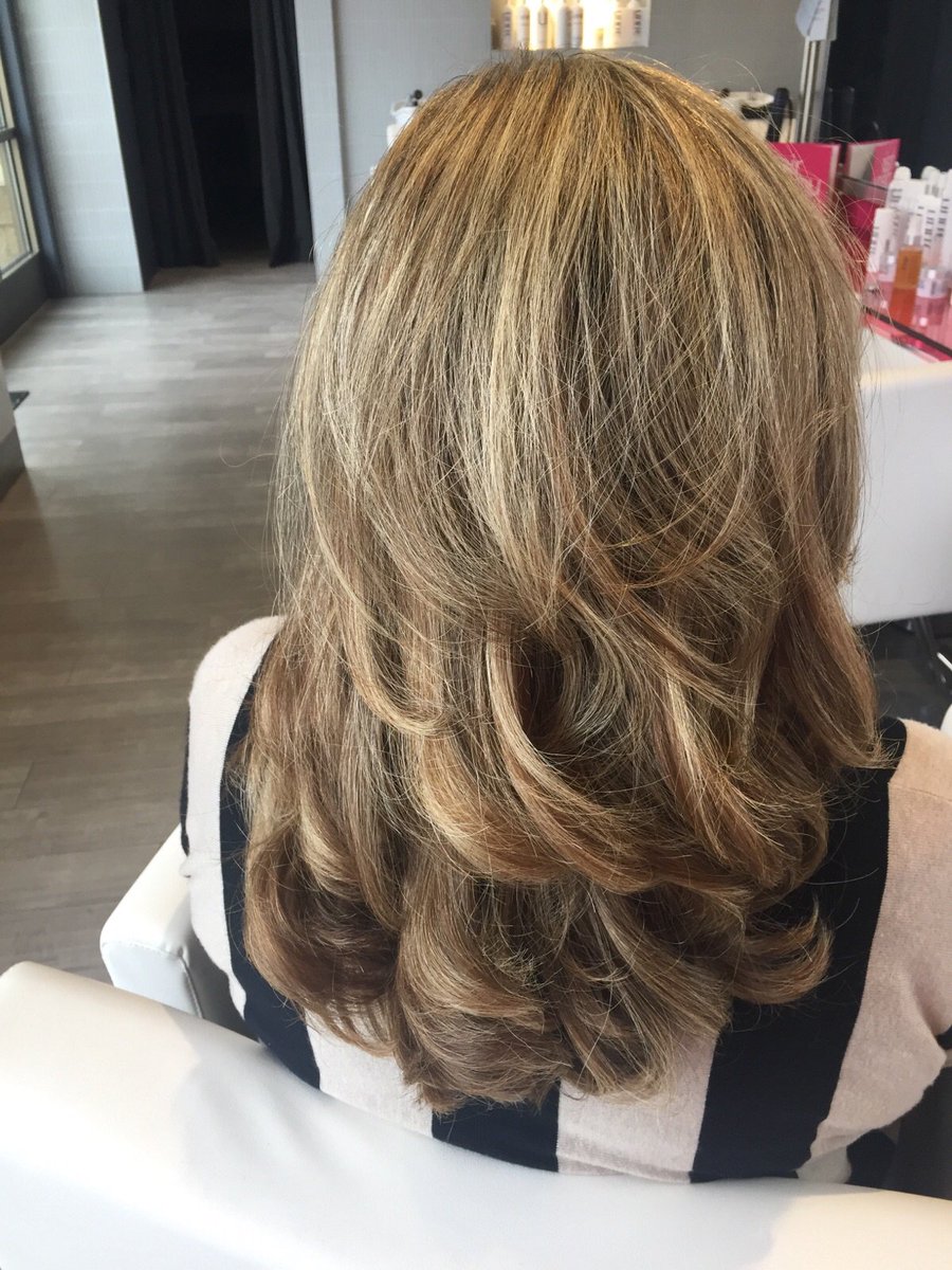 This #RedCarpet gives us life!  Drea made sure this #BloBabe is smokin’. #iflockscldkill #BloHeartsYou