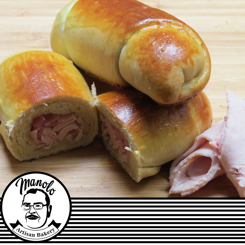 manolobakery's tweet photo. ¿Y si nos comemos unos tremendos Cachitos de jamón y queso? No te quedes con las ganas de disfrutarlos, haz tu pedido al +56964129325 https://t.co/jdkcfkzqLi