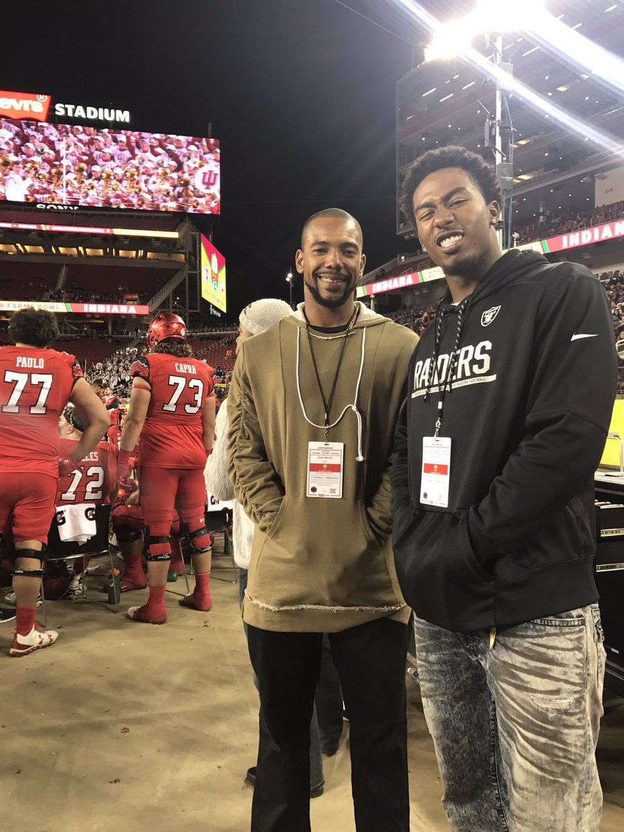 Utah_Football's tweet photo. Happy to have #UtesInTheNFL @SpotliteUno and @SeanSMITH24 here! #UtahFootballFamily @RAIDERS https://t.co/K7GQQhoQDI