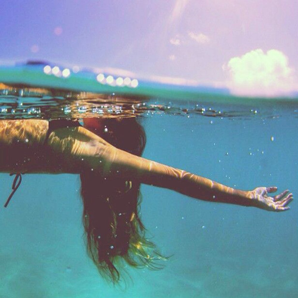 LoveSurf's tweet photo. Float On 

#LoveSurf #Happiness #Wanderlust #ExploreMore #TheOceanIsCalling #TGIF https://t.co/wBhgLgFs68