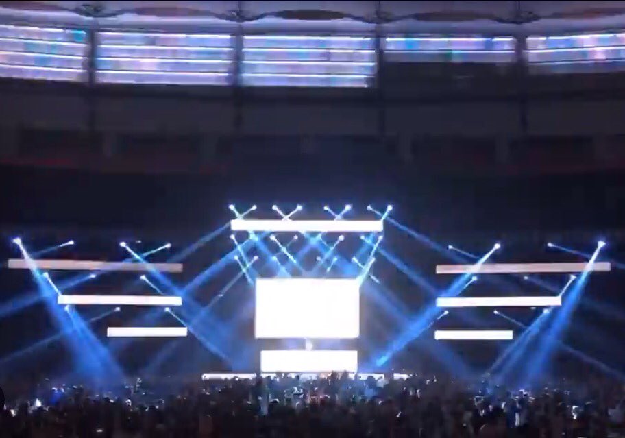 fionamillis's tweet image. One of the best nights of my life 🙌🏼 #CONTACT2016