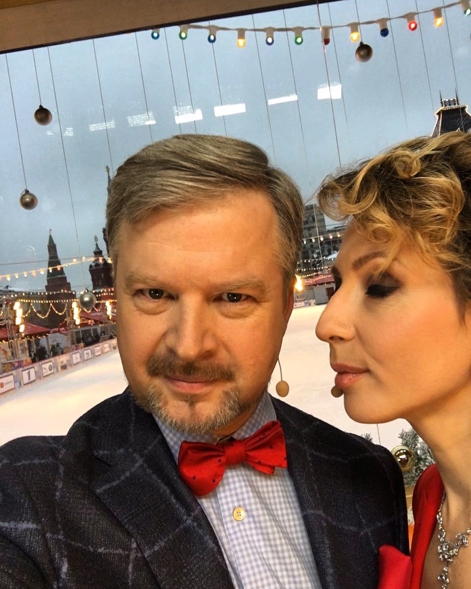 pelshTV's tweet image. Почему Пельш ведёт утреннее новогоднее шоу с открытыми глазами,а Чурикова-с закрытыми?Придумай смешной ответ-выиграй подписку на Янин Инста!