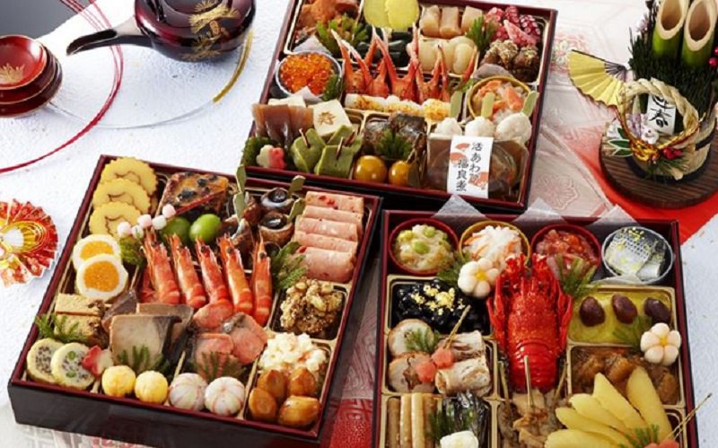 藤田桂輔 おはようございます Hi 御節料理は 節日の内重要なのが正月であるから 正月料理がおせちとなった 地方により異なるが 基本は 祝い肴三種 煮しめ 酢の物 焼き物である 三つ肴 の内容は関東は黒豆 数の子 ごまめの3種 関西はたたきごぼう