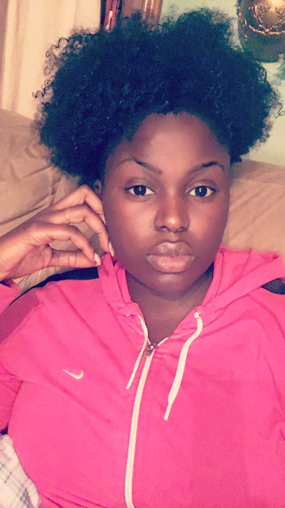 _BlackBabi's tweet photo. @Iad3uxieme wait✋🏾.... I think I'm a fineapple 👅🙈🤤 https://t.co/jkxiDdfbO9