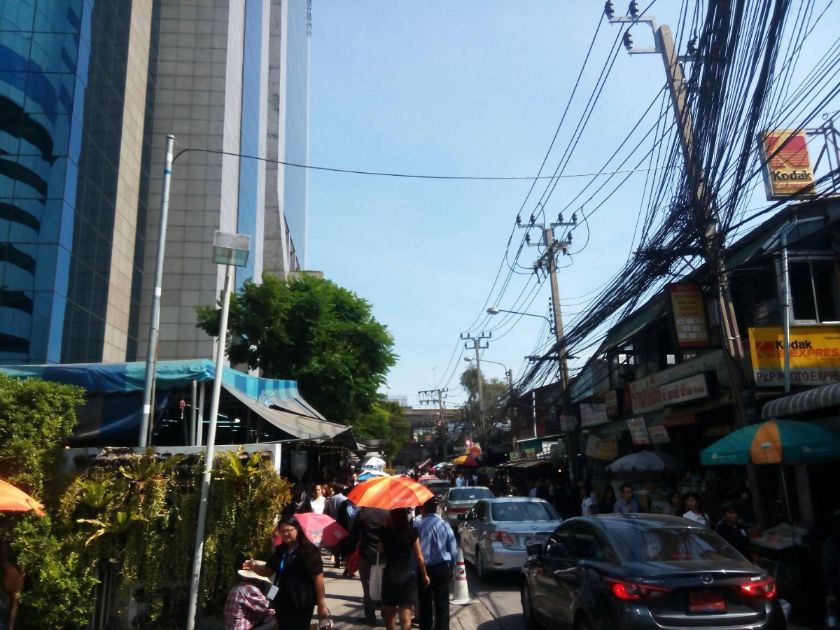 [CR]ไปเยี่ยมเยีบน ร้านแหลมเกตุ อินฟินิท มาแล้ว คนตรึม จัดบรรยากาศร้านได้อลังมาก pantip.com/topic/35958149…