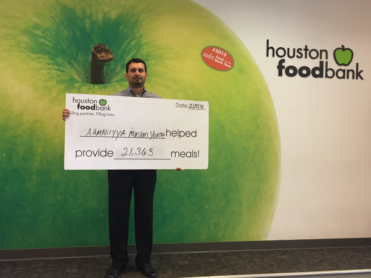 MKA_Cypress's tweet image. Gulf Region donate #walkforhumanityUS proceeds $7,121.22 to #houstonfoodbank. #MuslimPresident #MKA_HoustonN  #amyagulfregion