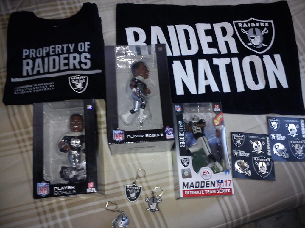ISRAIDERNATION's tweet image. LLEGARON @AmariCooper9 @BoJackson @Todd_McFarlane @RAIDERS #RAIDERIMAGE GRACIAS #RAIDERS #RaiderNation