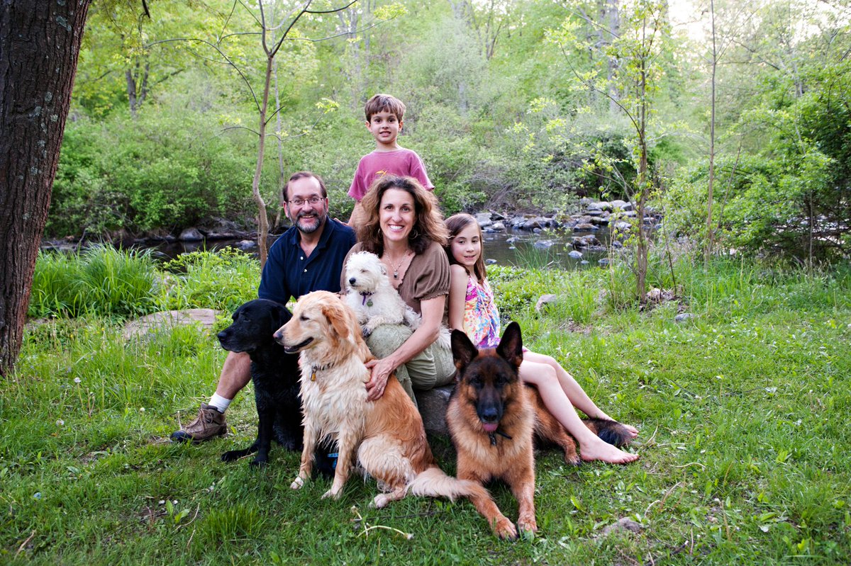 SarahSaysPets's tweet photo. Ever wonder, "who is this Sarah Hodgson?" #sarahhodgson #whendogstalk #doglandia #moderndogparenting #nydogtrainer https://t.co/0PmjzudmTR https://t.co/qllANBt5j2